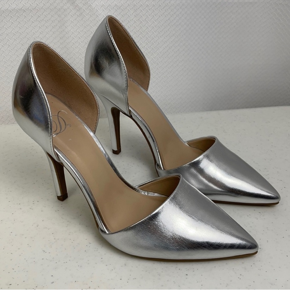 Wild Diva Silver Pointy Pumps